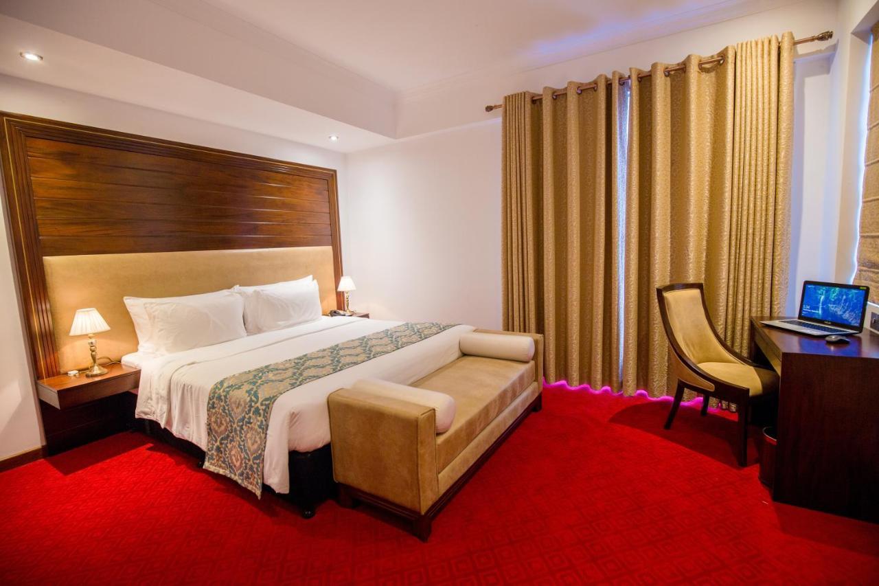Executive Suite Early check Late Check-out on Availability,726050011:JPEG
